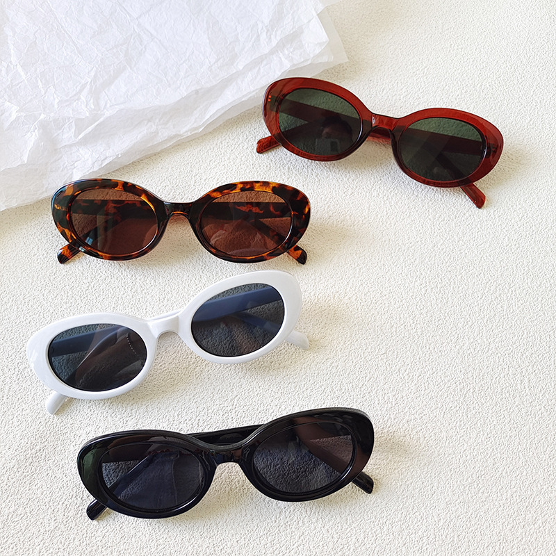 Women Fashion Glasses - Vintage Small Oval Sunglasses for Women